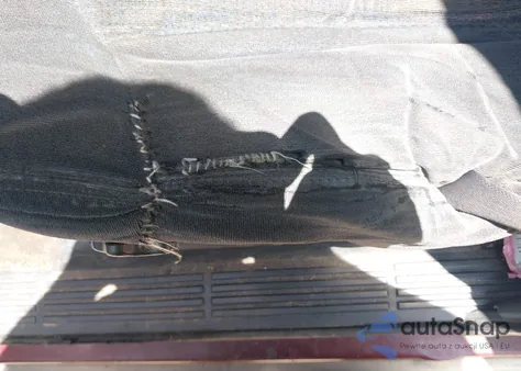 2000 Chevrolet Silverado 1500 Ls z USA, uszkodzony, nr VIN 1GCEC19T4YZ257539